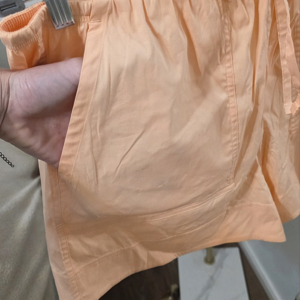 🆕️ Lululemon Cotton-Blend Poplin High-Rise Short 4" - Picture 3 of 9